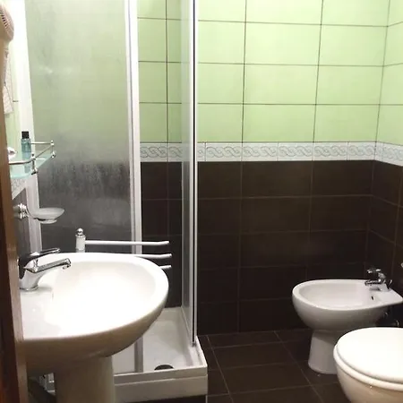 Romatour 게스트하우스 4*